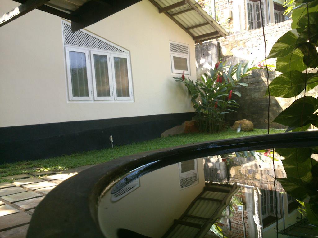 Anne'S Maisonnette Galle Exterior photo